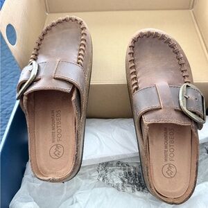 White Mountain Women’s  Brown Leather Slip-On Clog Bayberry